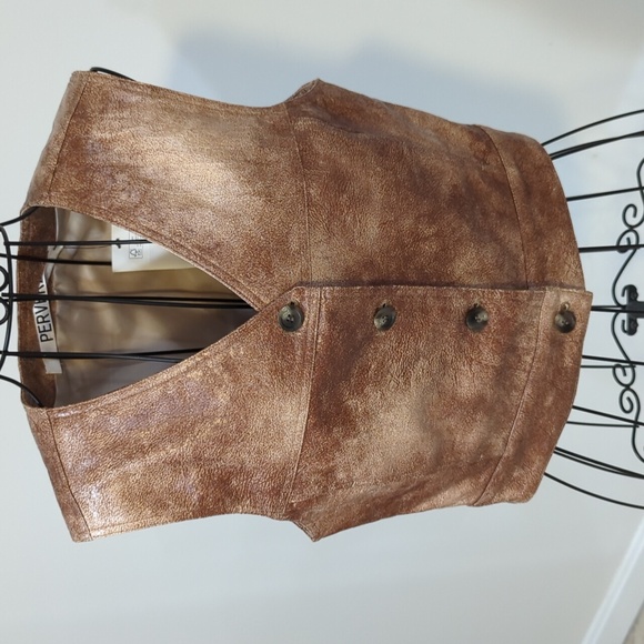 Designer faux vest - Picture 1 of 8